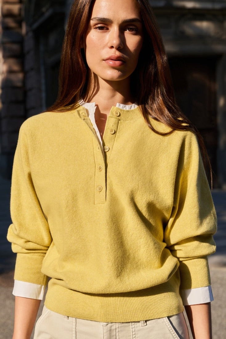 Strickpullover im Lagen-Look