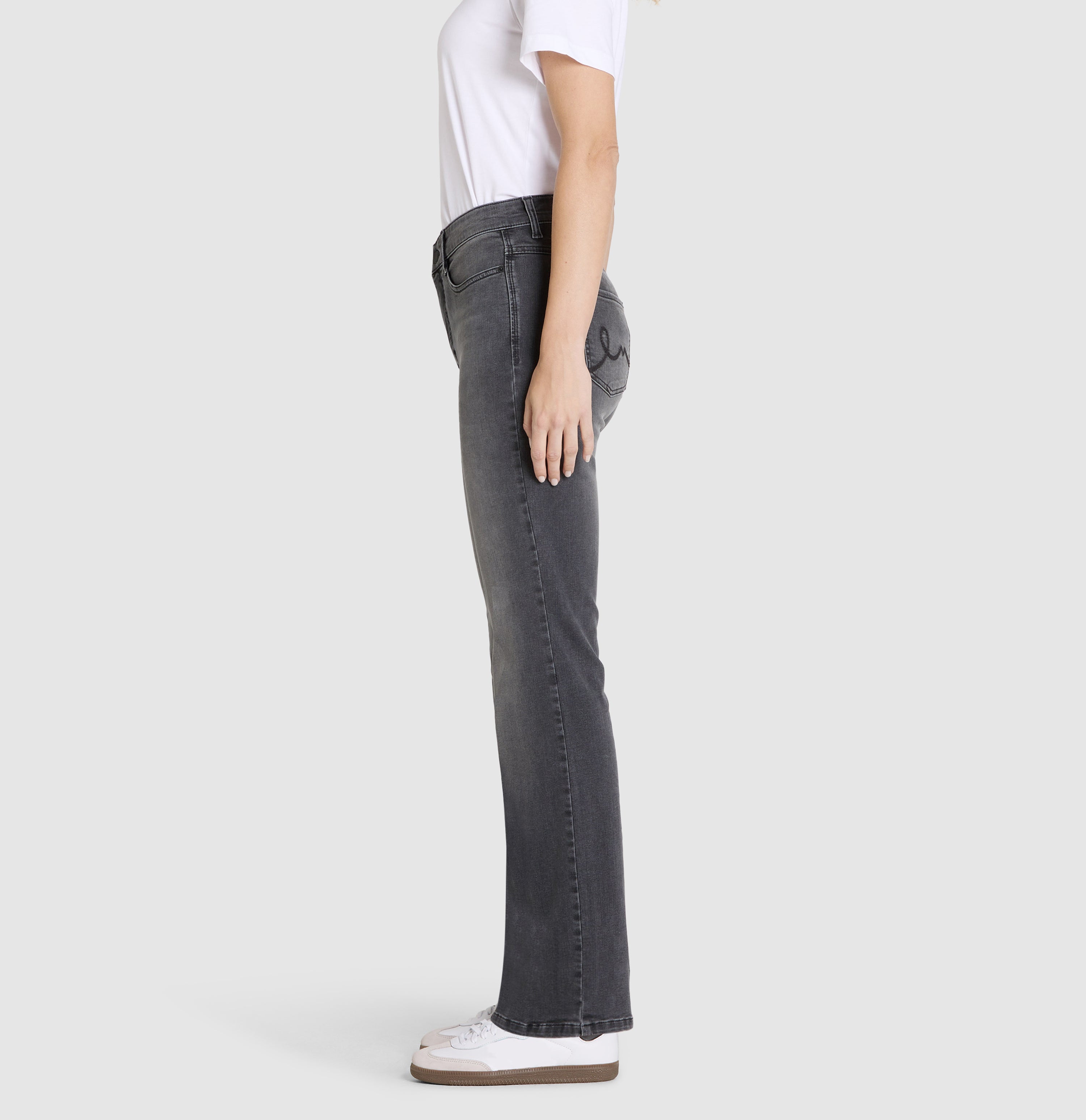MAC Flared Leg Authentic Carbon Wash