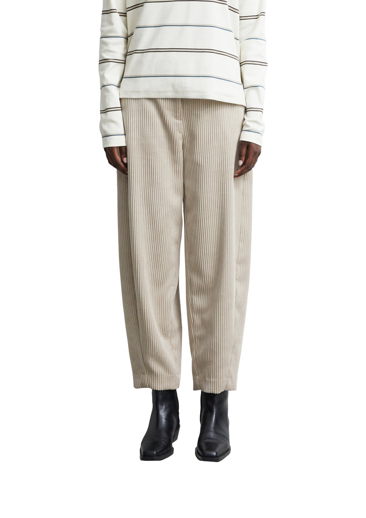 Cordhose mit Formbund