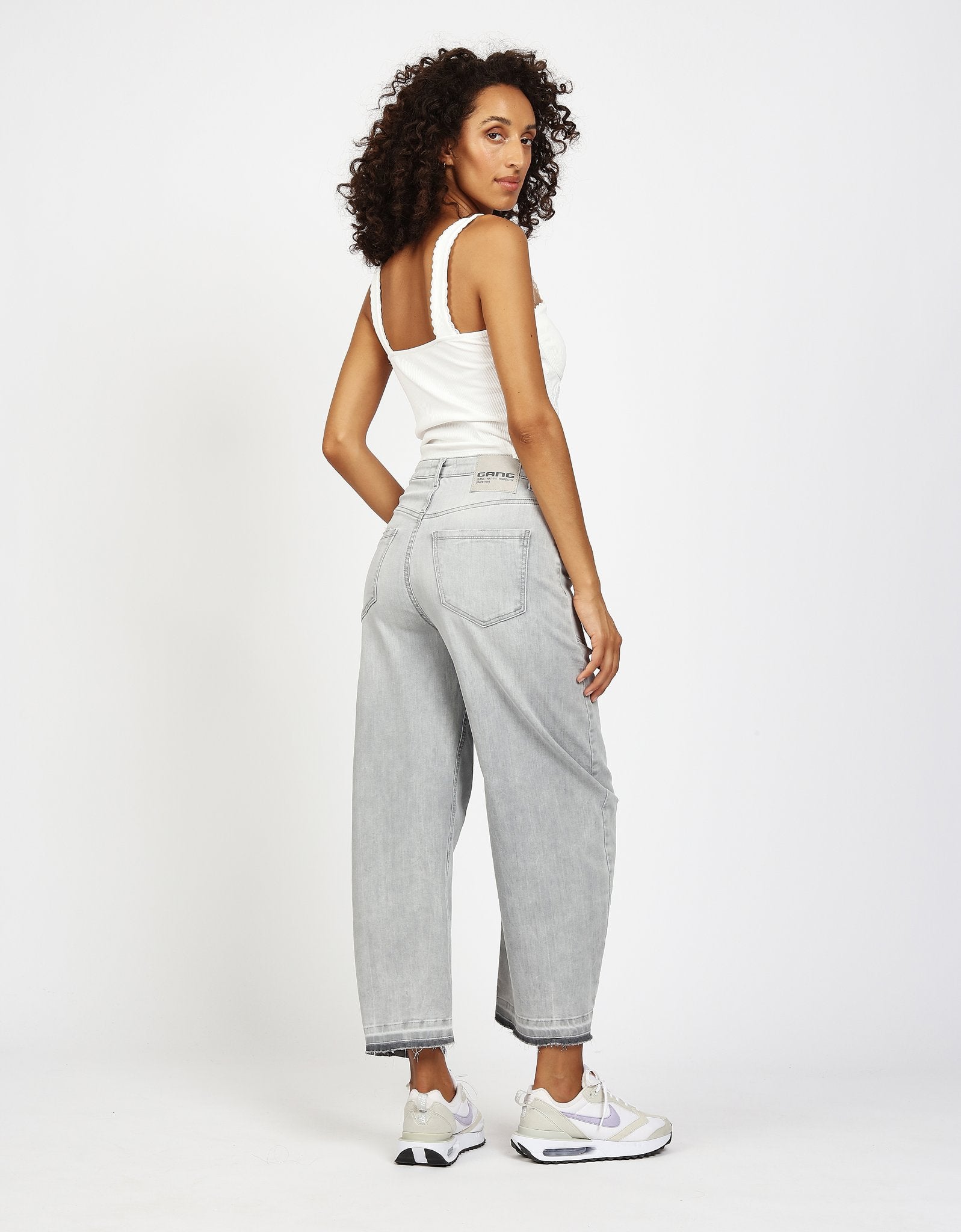 Gang O-Shape Light Grey Wash