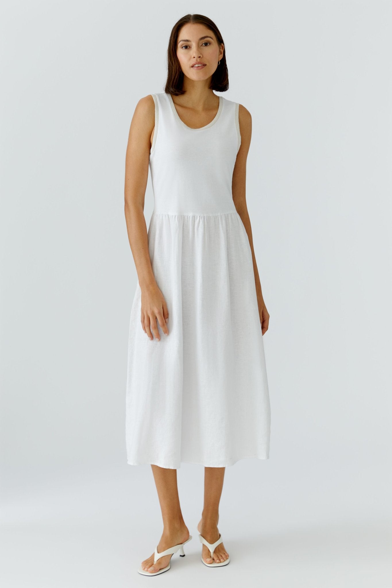 Kleid in Midilänge