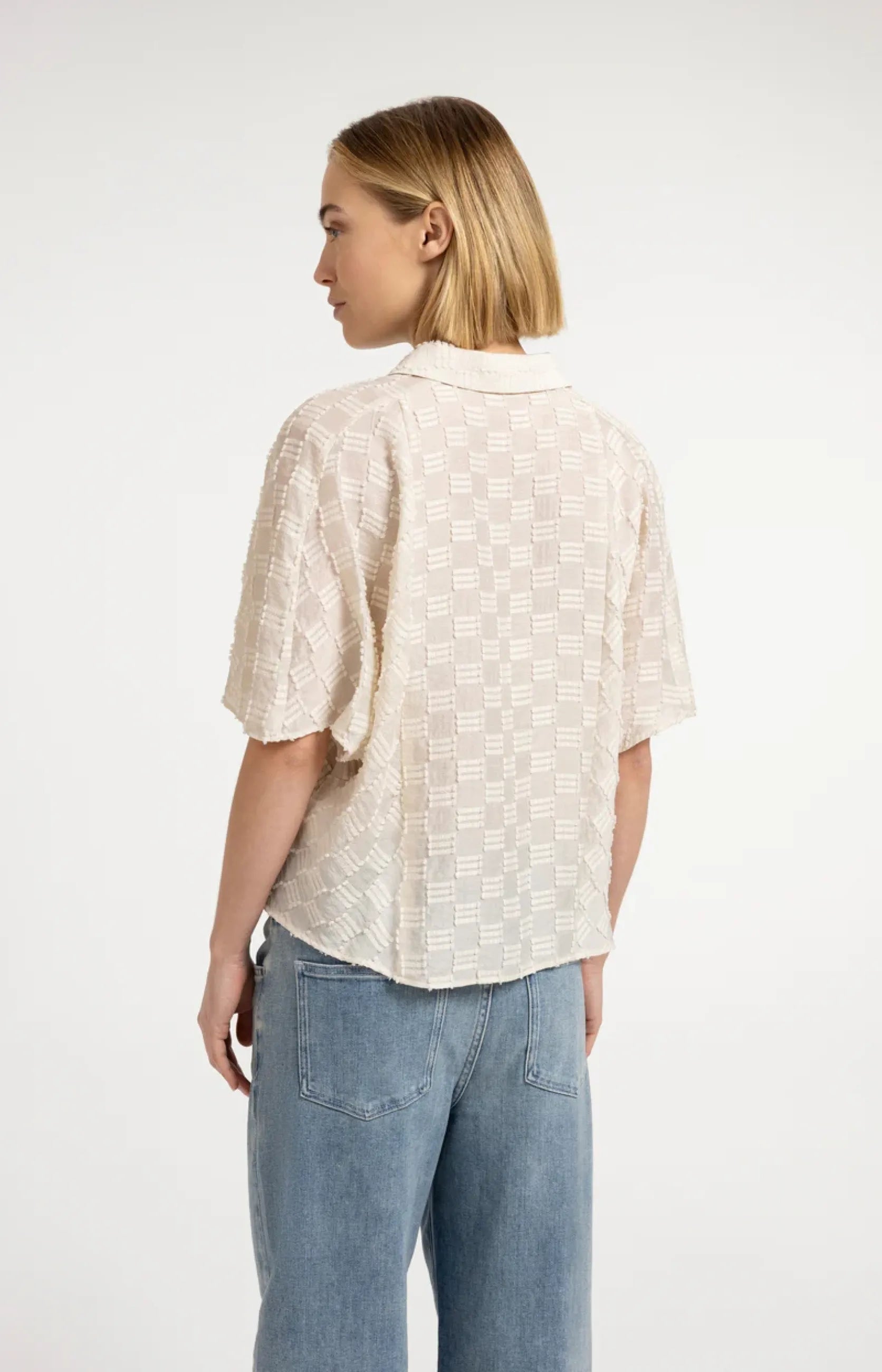 Jacquard-Bluse mit kurzen weiten Ärmeln