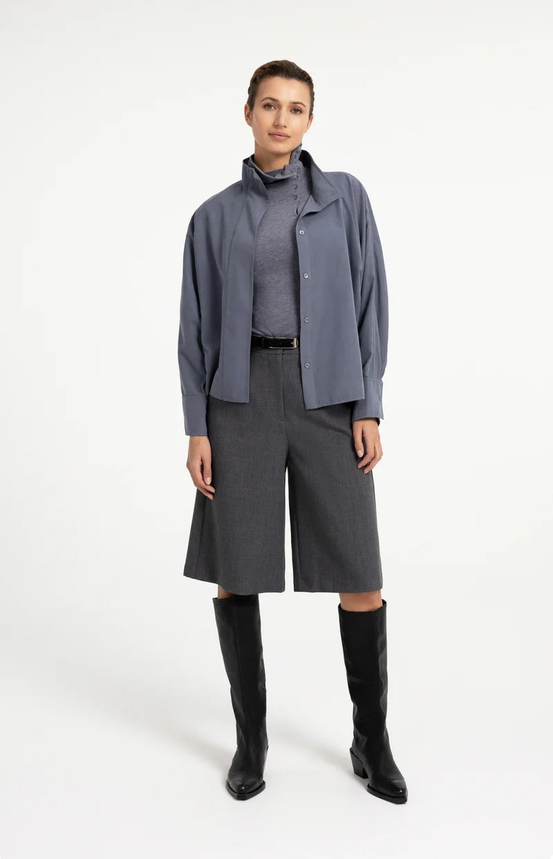 Bluse mit hohem Kragen