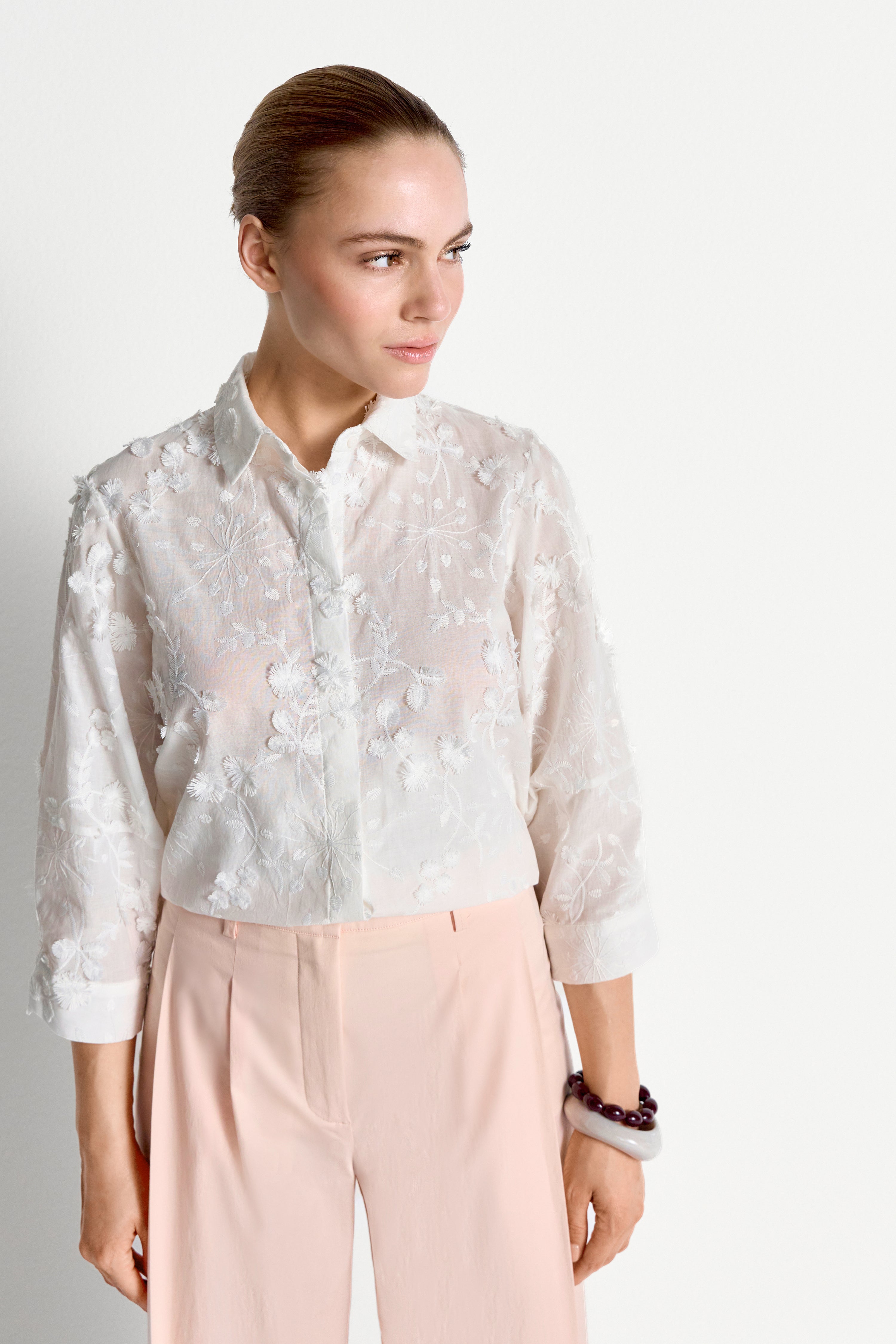Bluse mit 3D-Stickerei