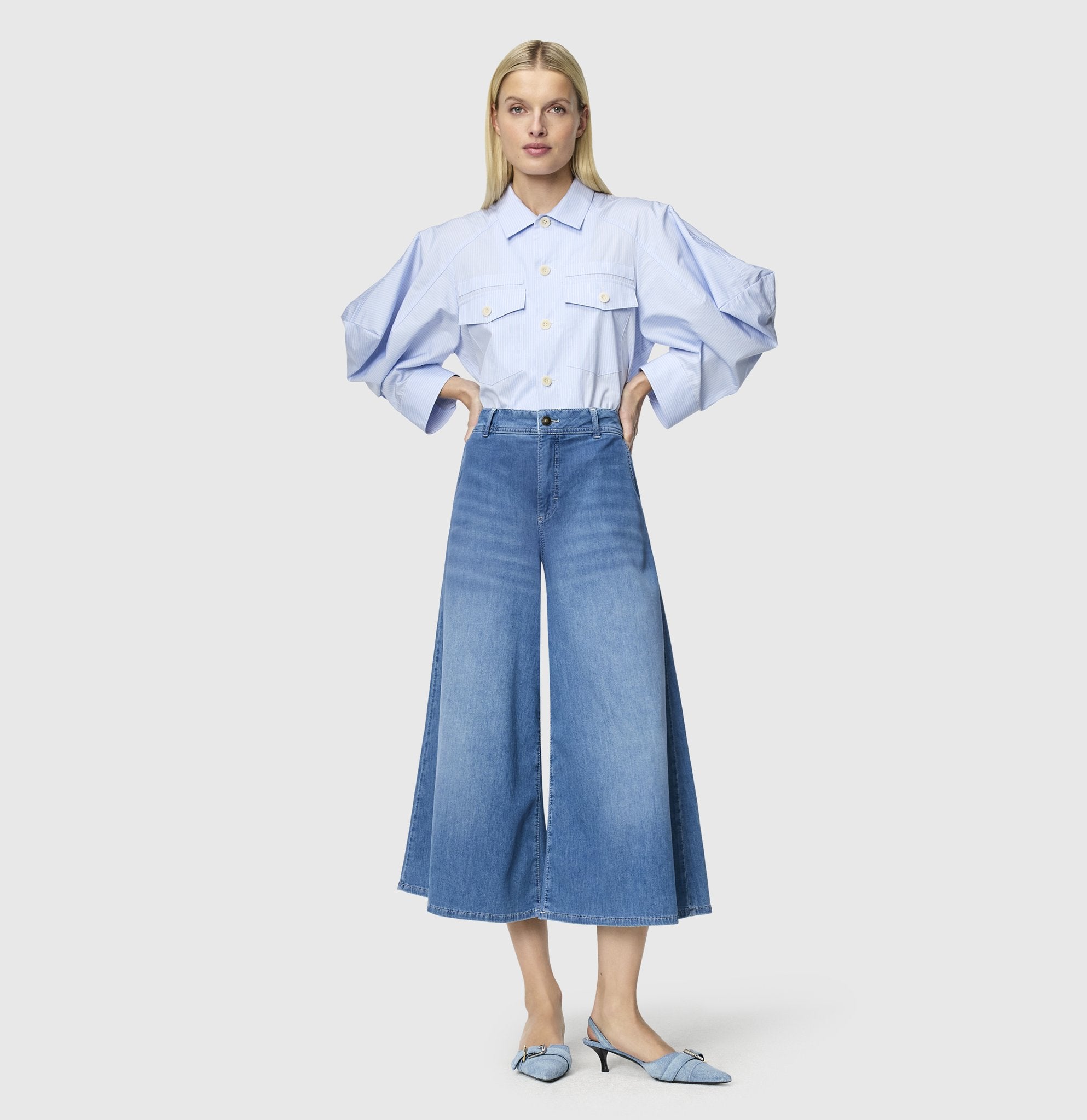 MAC Wide Leg Authentic Used Blue