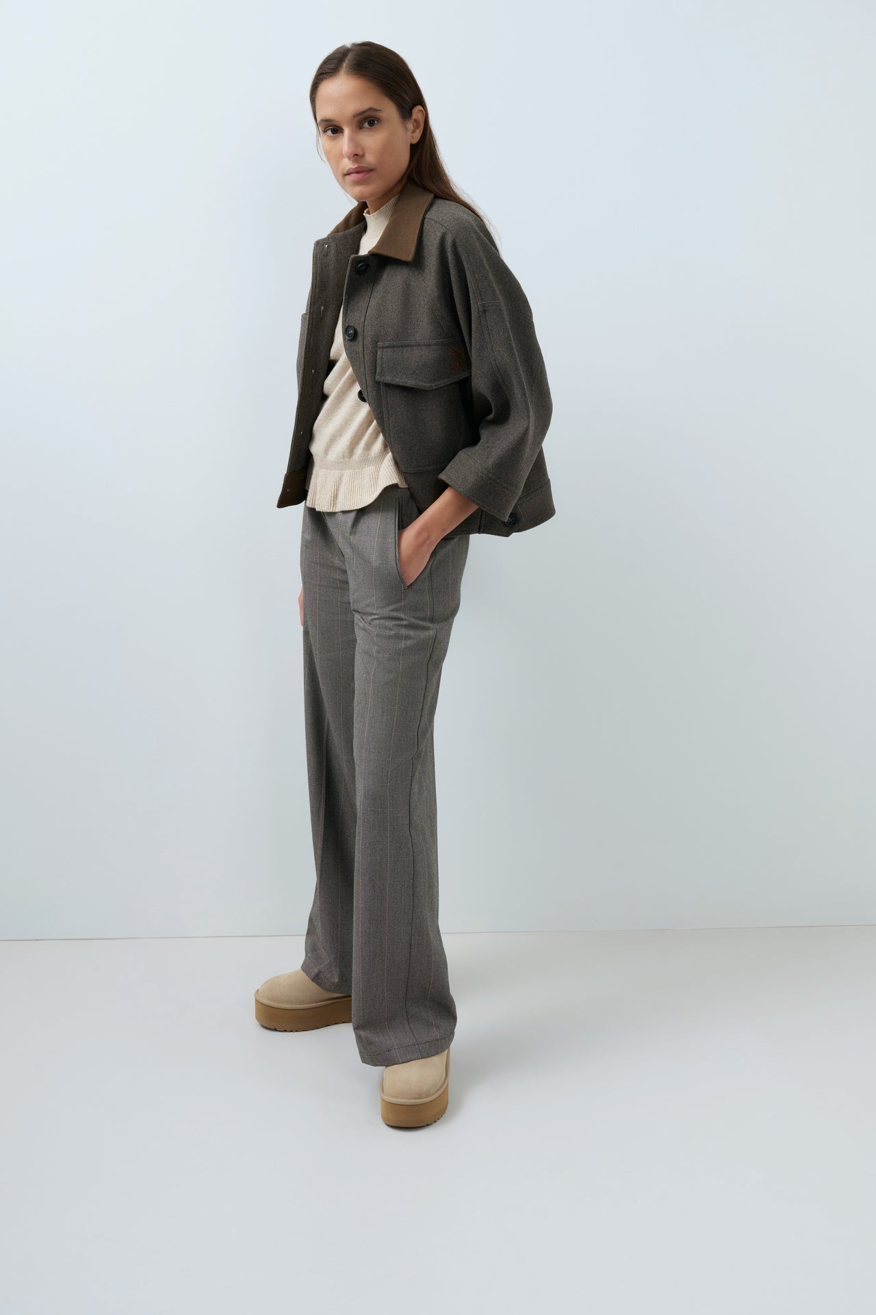 Karierte Hose mit weitem Bein
