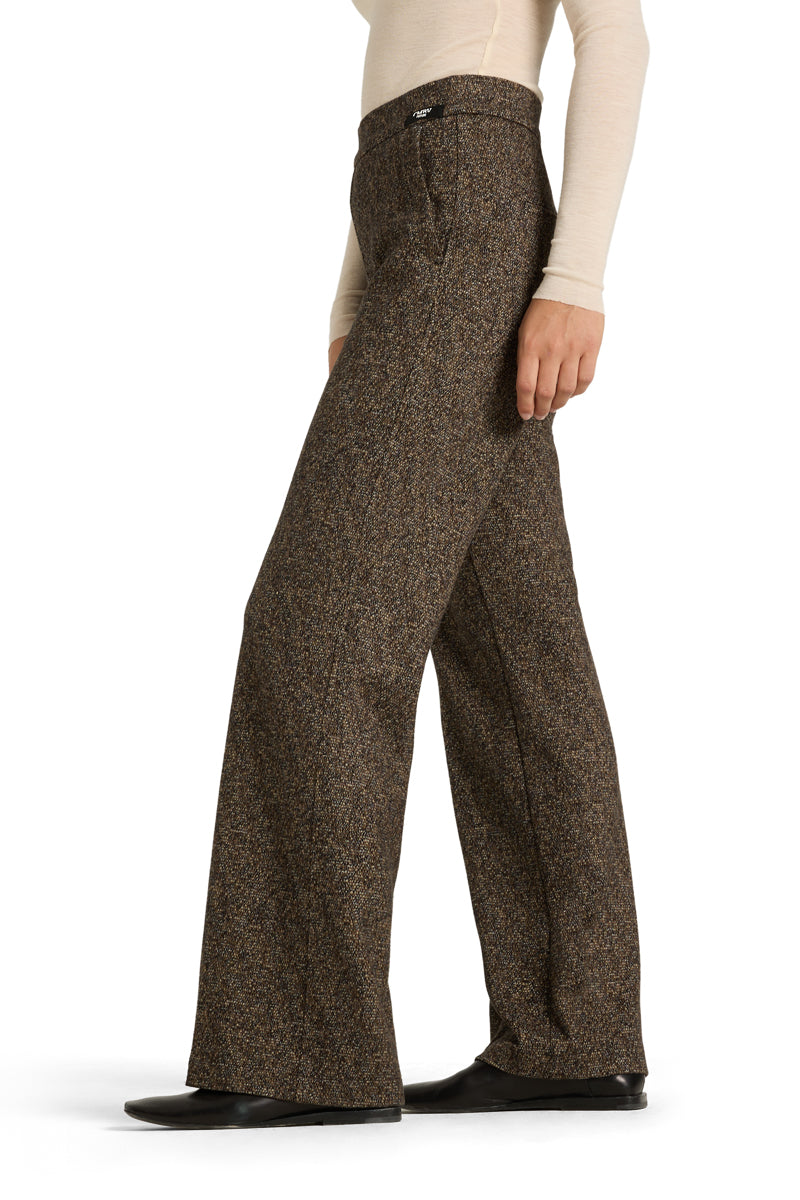 Hose Ava utility