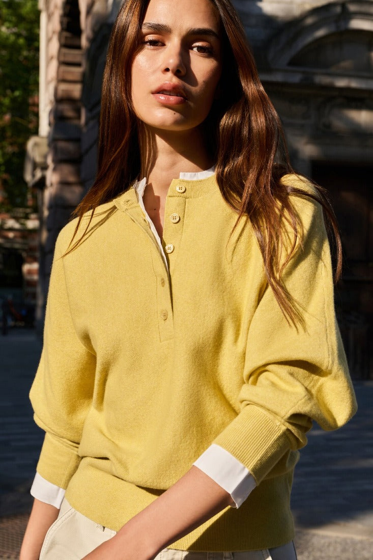 Strickpullover im Lagen-Look