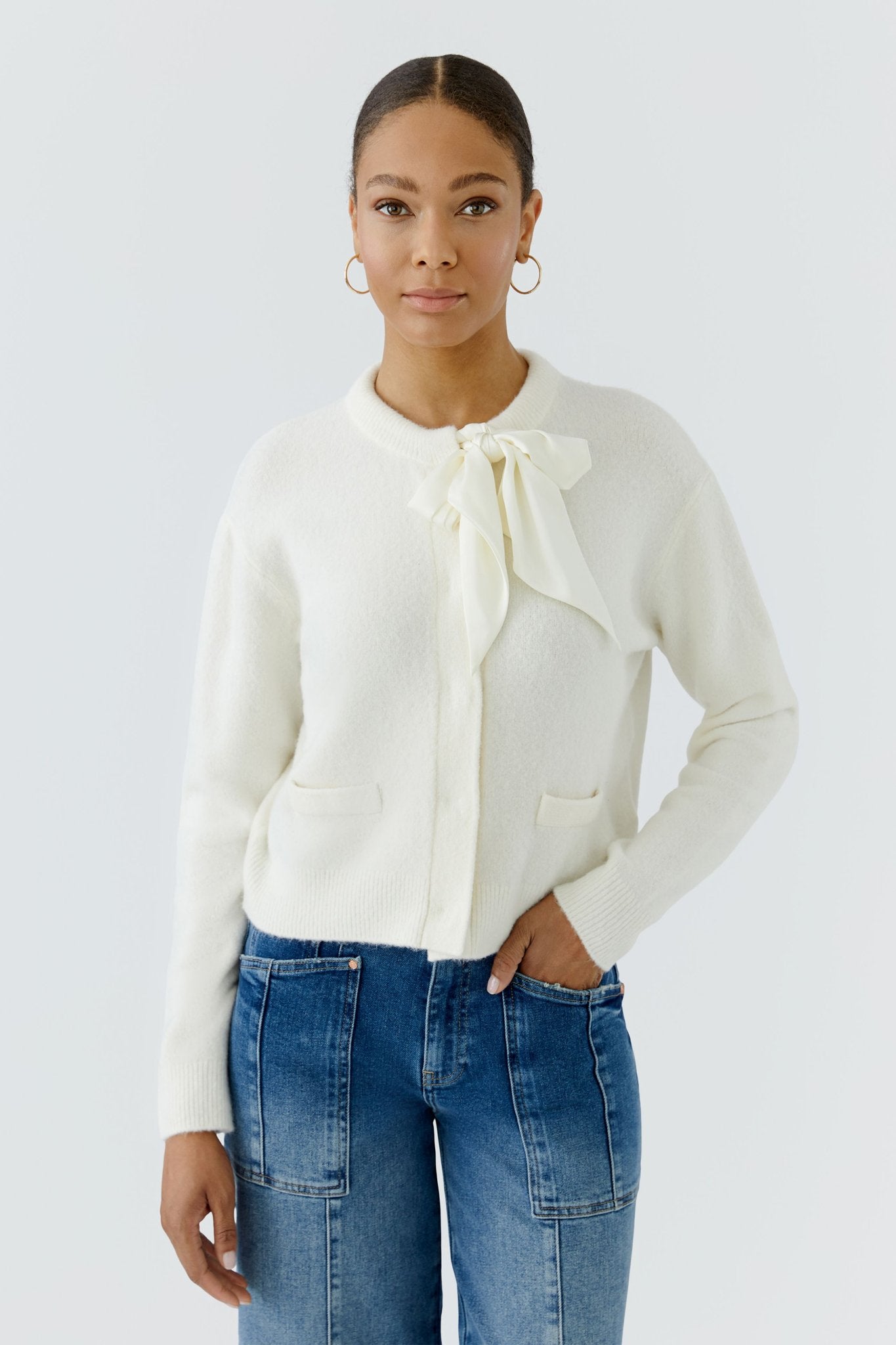Strickjacke mit Schleife
