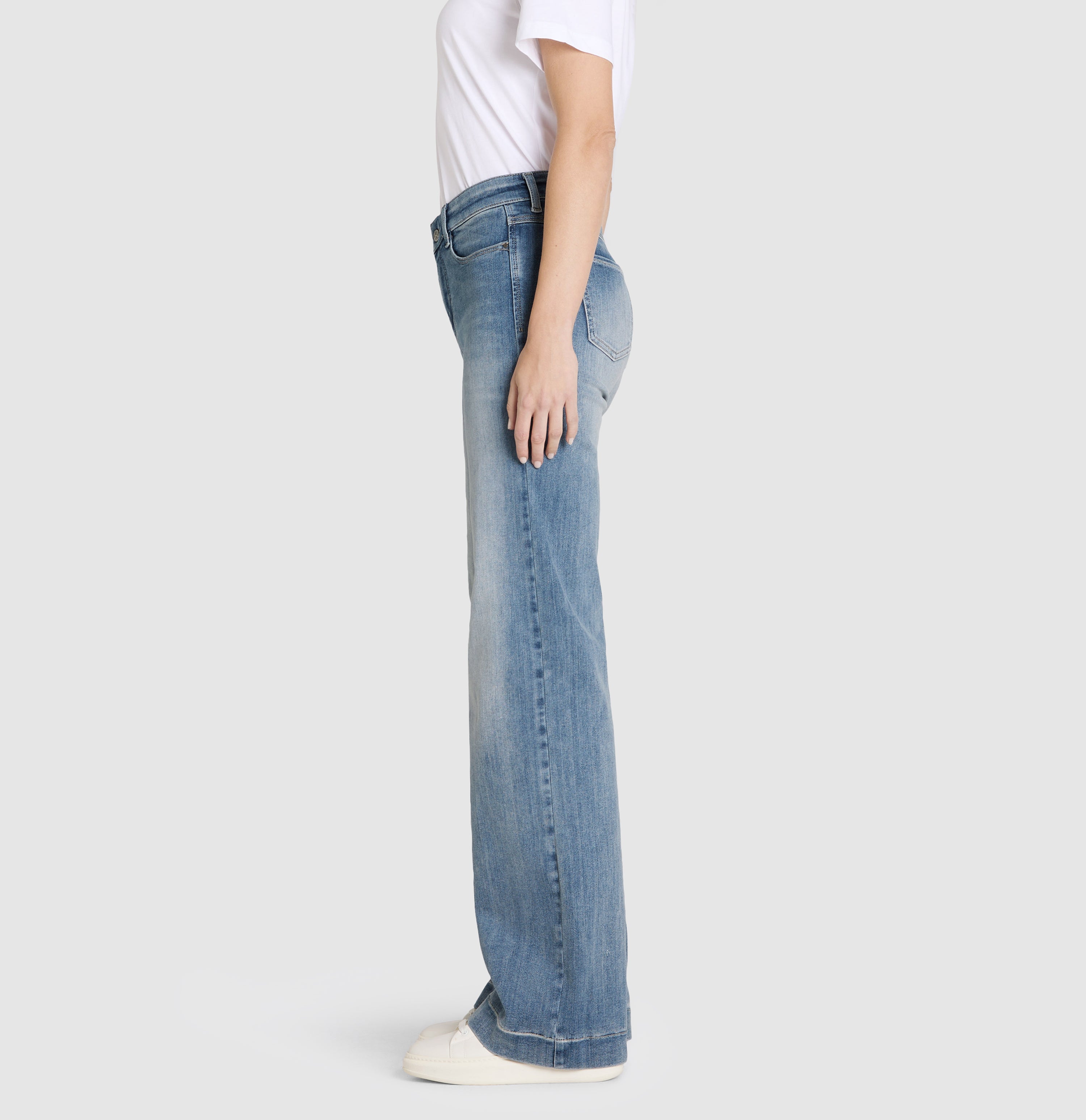 MAC Wide Leg Authentic Sky Blue Wash