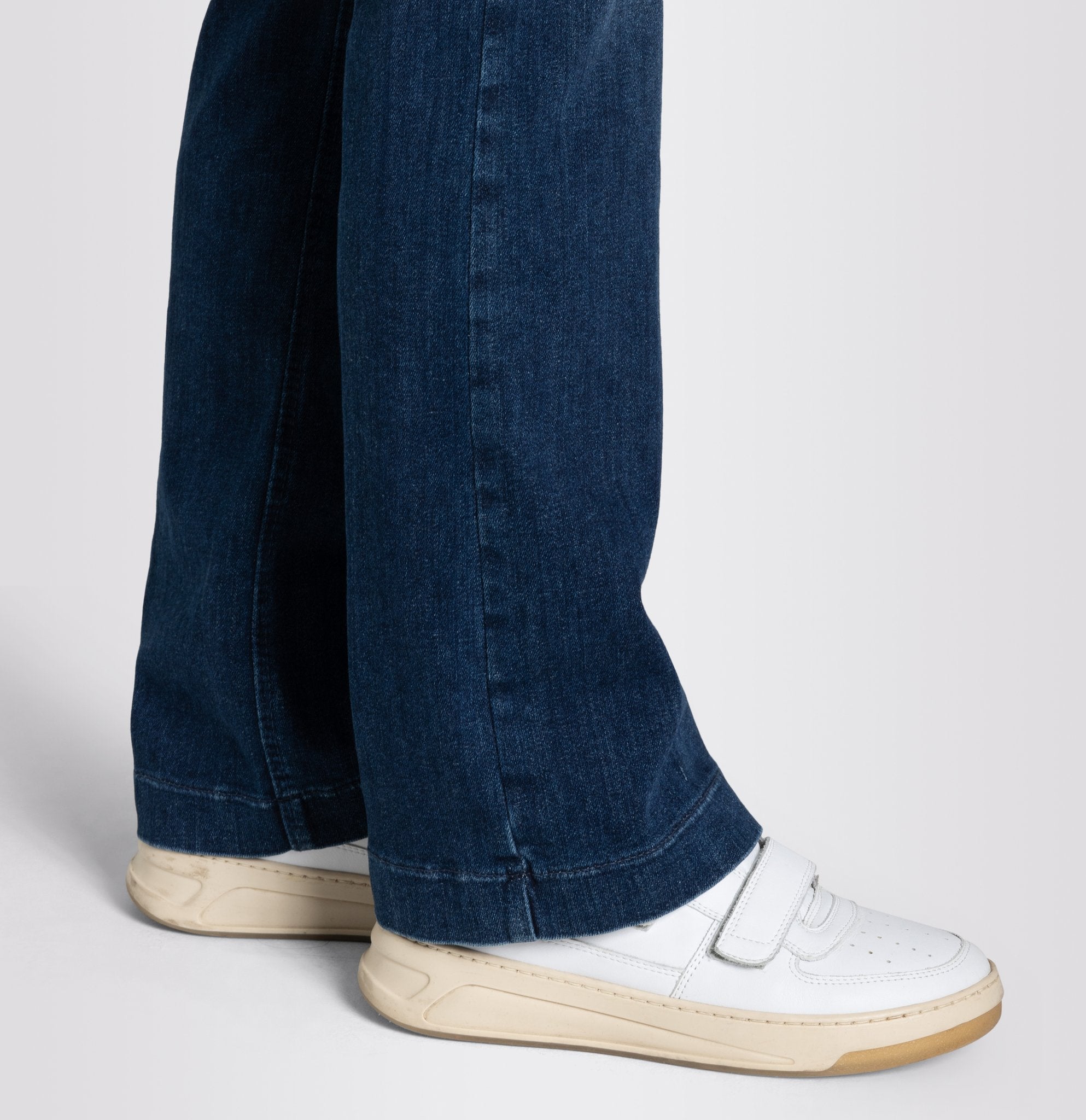 MAC Flared Leg Cobalt Authentic Wash