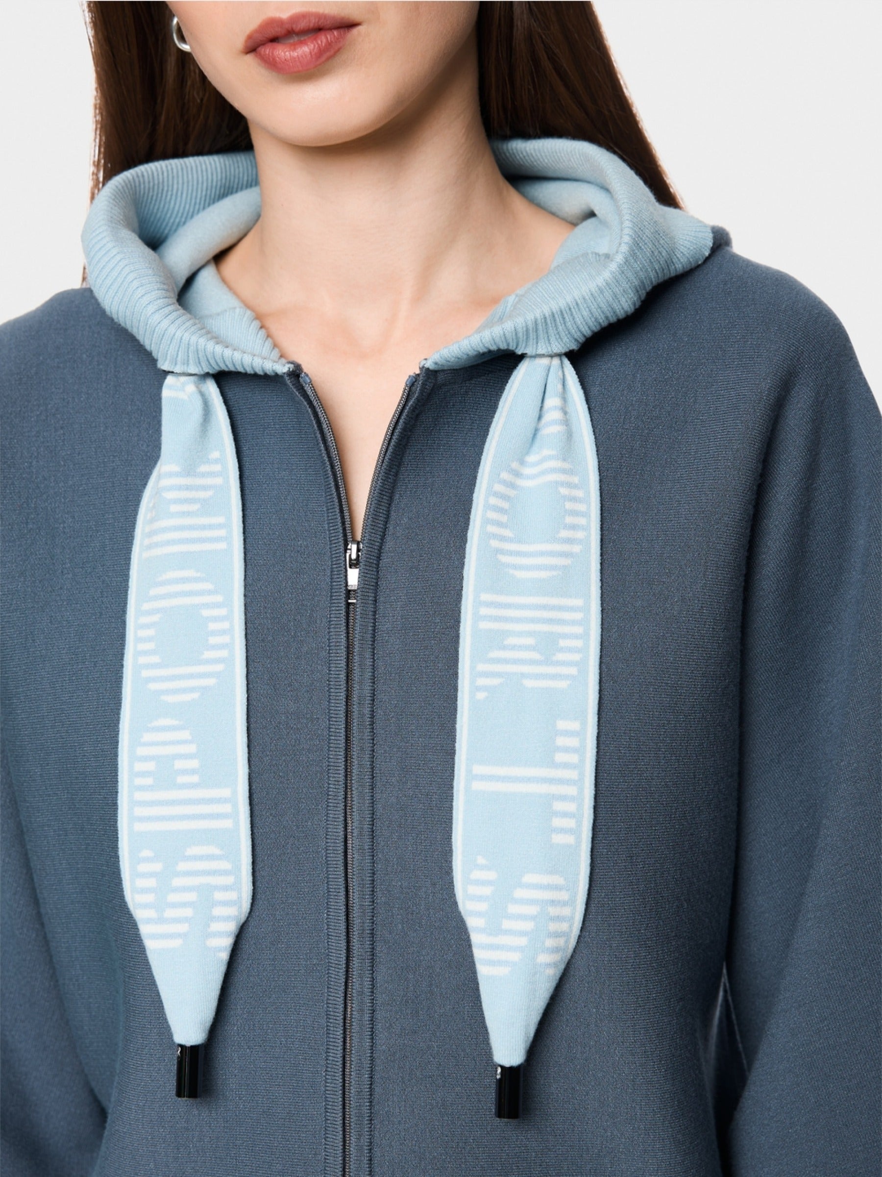 Sweatjacke mit breiten Bändern