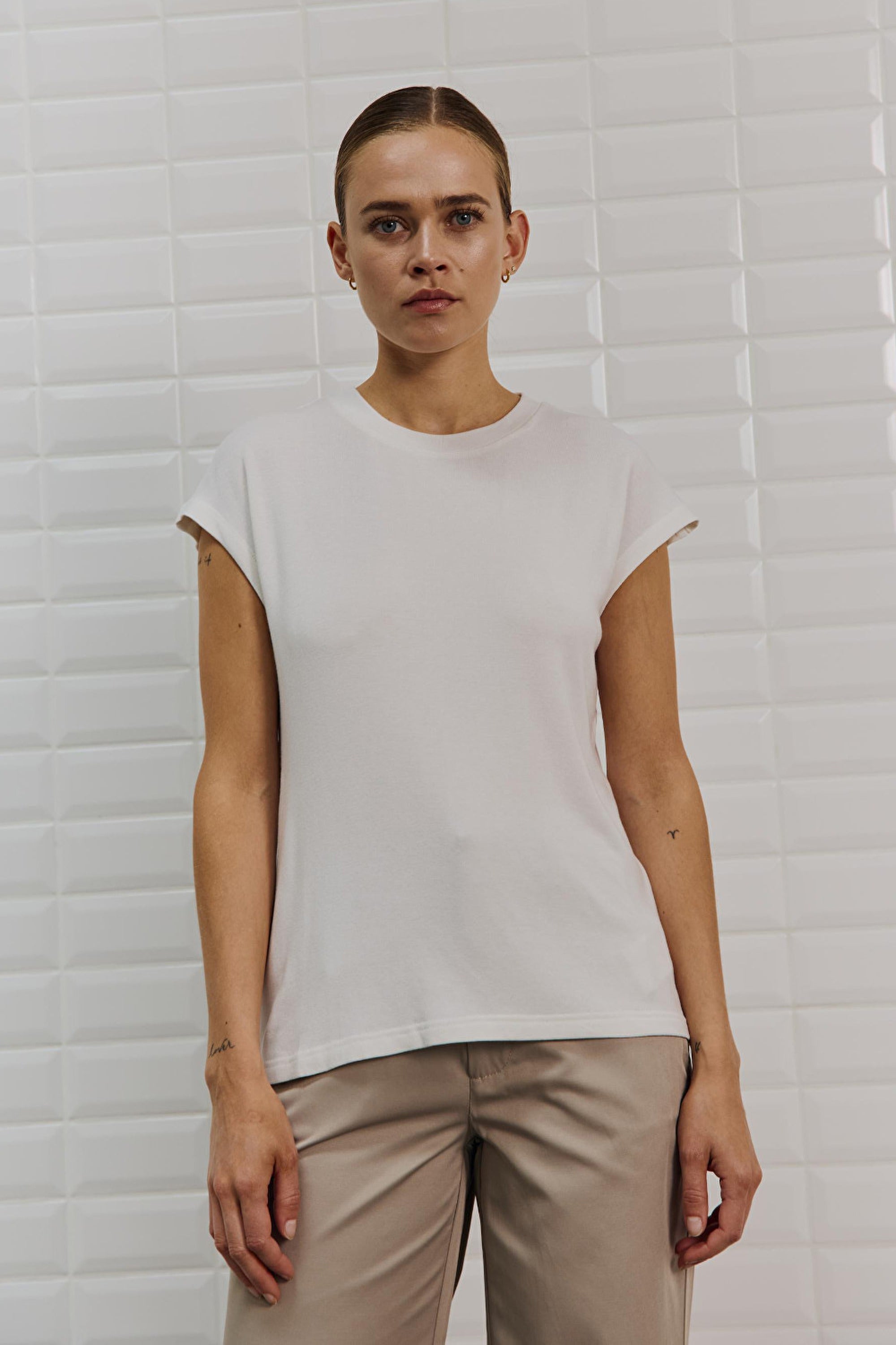 WithBlack Kleider Ecru