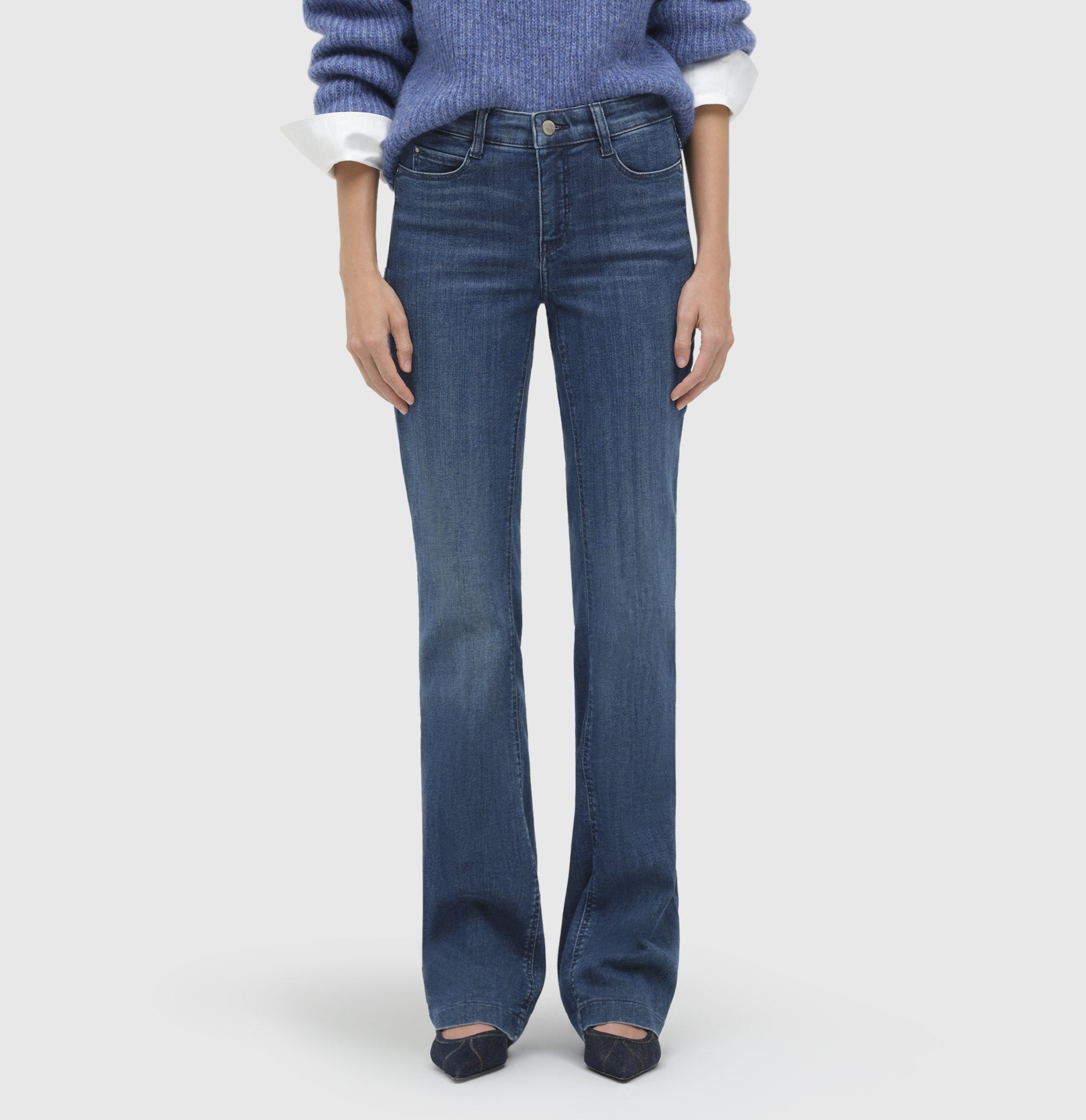 MAC Flared Leg Cobalt Authentic Wash