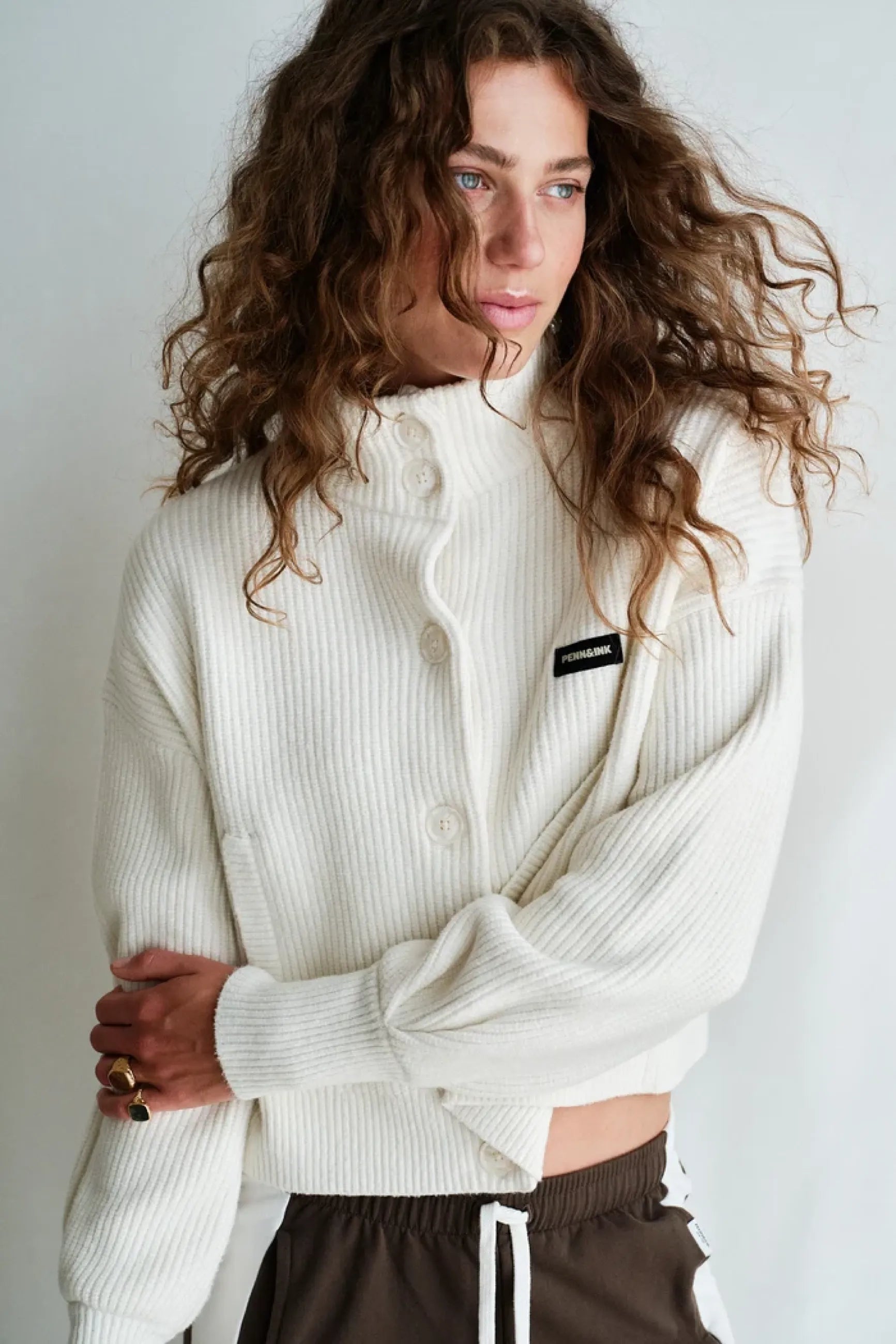 Strickjacke mit Label-Patch