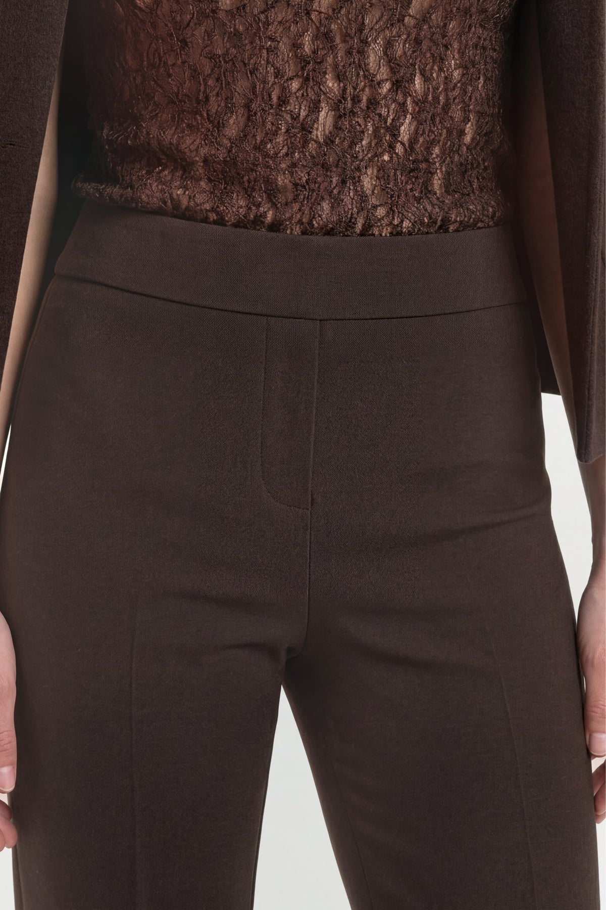 Schlichte Stoffhose mit elastischem Bund