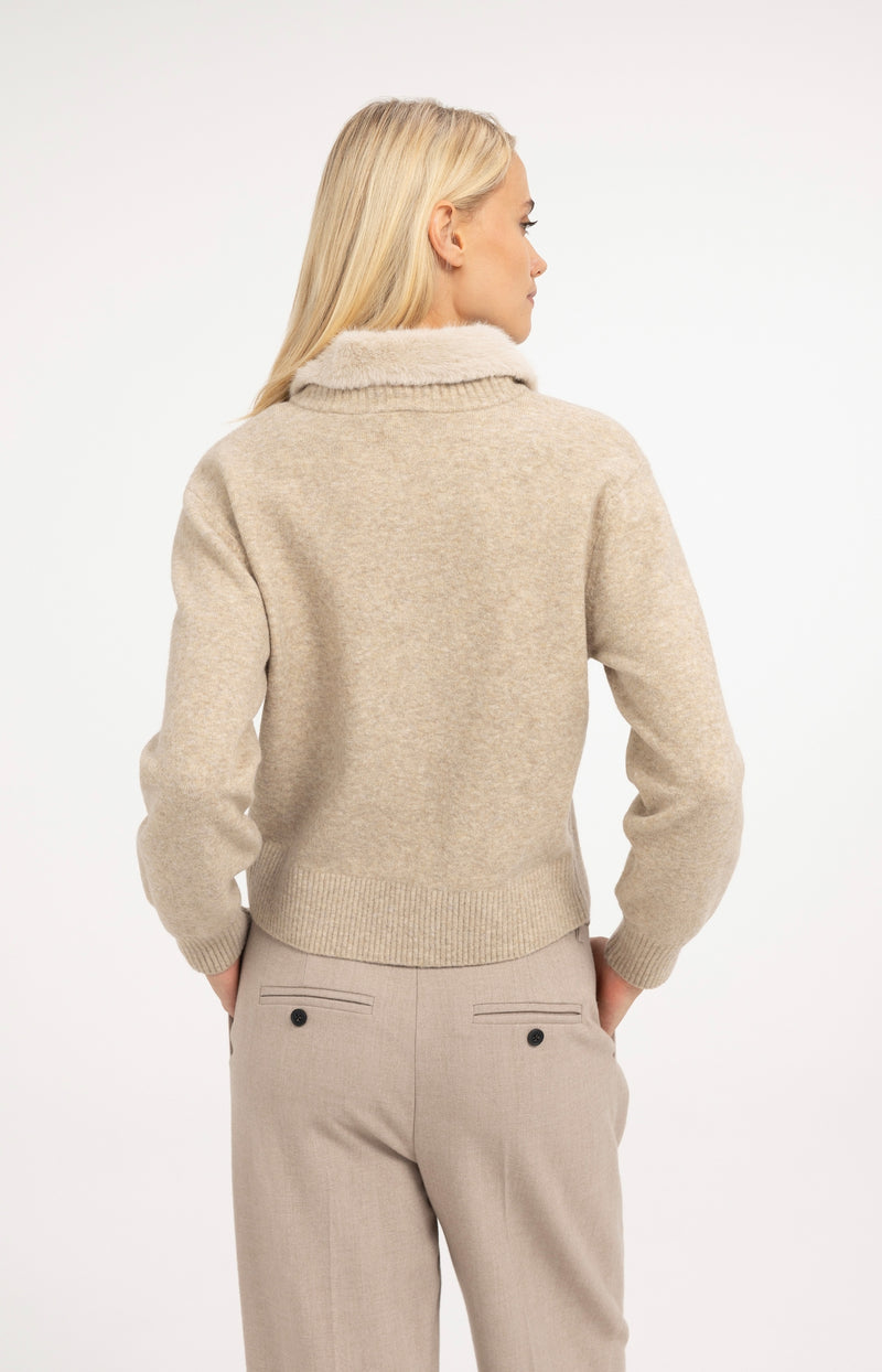 Cardigan mit abnehmbarem Kragen